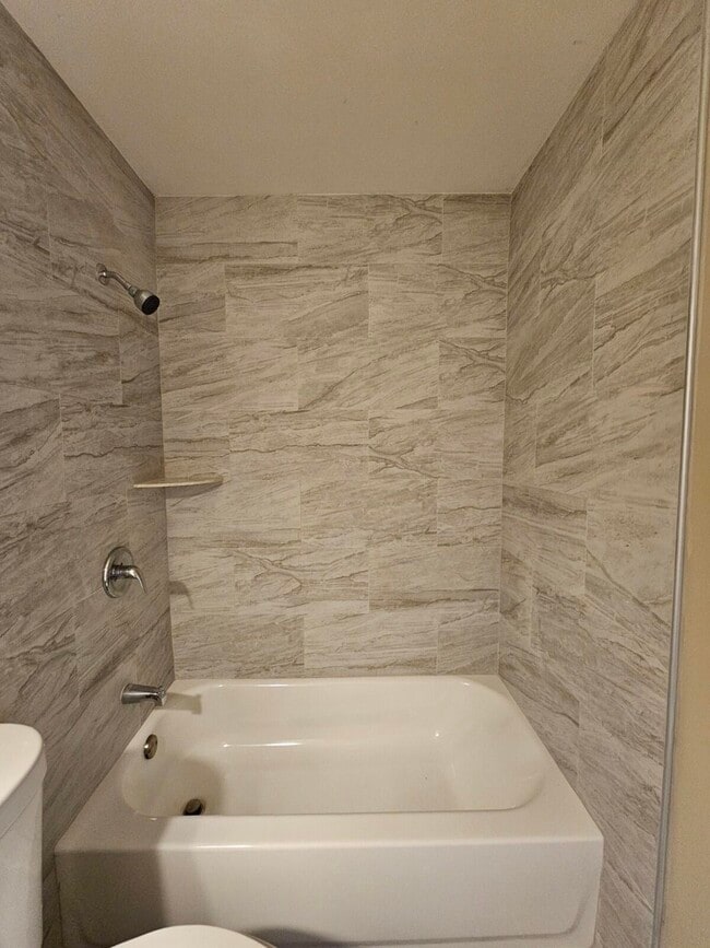 Building Photo - 4859 Orleans Ct