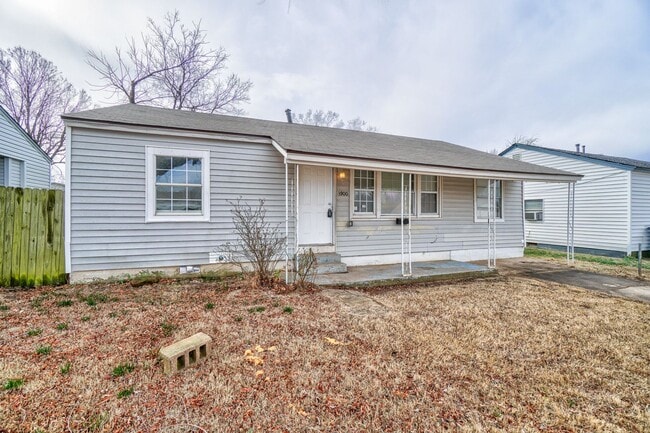 Building Photo - 3 Bed 1 Bath in Del City!