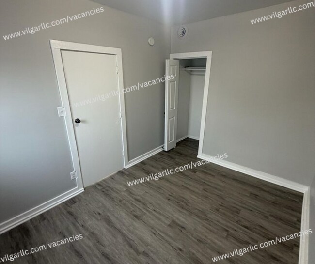 Building Photo - 3910 Deodar St