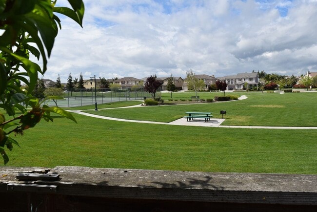 Building Photo - Coming Soon! Spacious Single-Story Home for Lease in Lathrop!