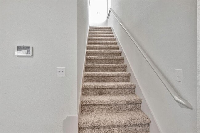 Building Photo - 204 Big Sandy Creek Dr