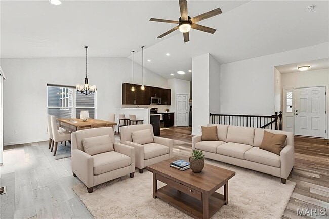 Building Photo - 168 Hidden Bluffs Dr