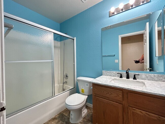 Building Photo - Unique 4 Bedroom, 2 Bathroom with 2 Car Garage