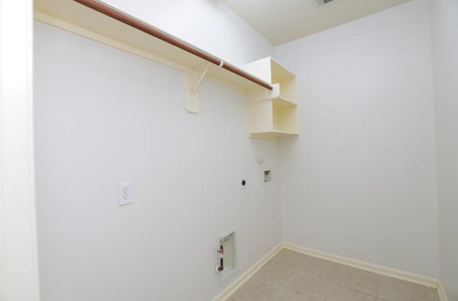 Building Photo - 12827 Pecan Shores Dr