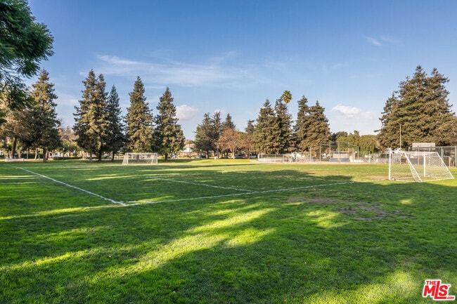 Building Photo - 9768 W Olympic Blvd