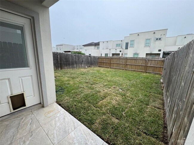 Building Photo - 2316 Corales St