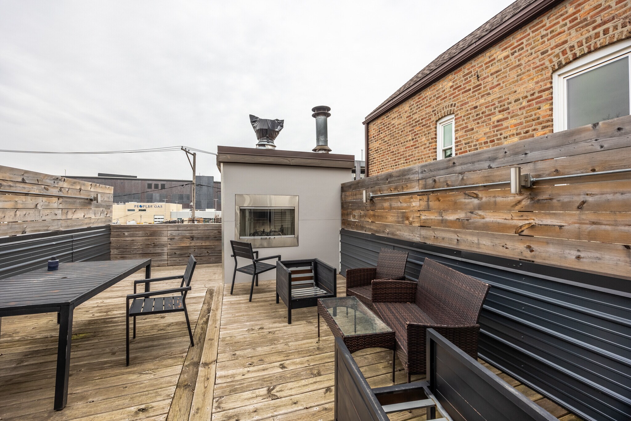 Building Photo - 1224 W Augusta Blvd