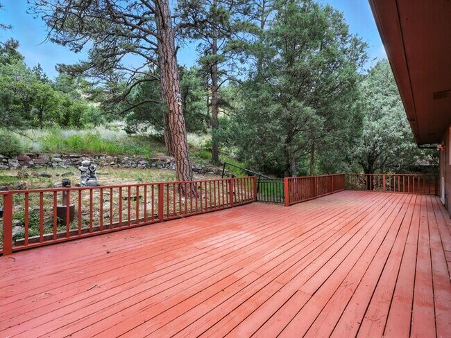 Building Photo - 6180 Garlock Way