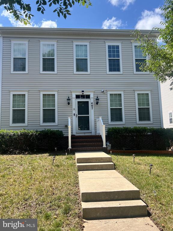 Building Photo - 407 Apricot St