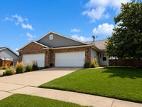 Building Photo - 208 Redbud Dr