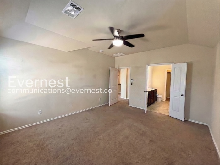 Building Photo - 12904 Tinker St