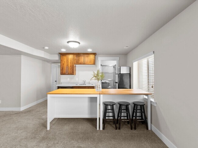 Building Photo - Beautiful Bluffdale home for rent!