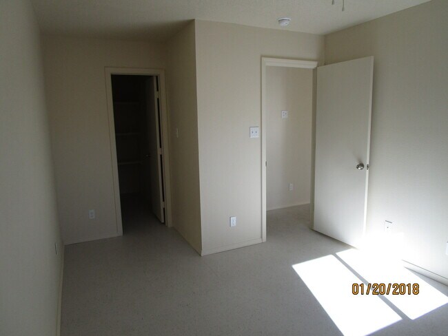 Building Photo - 1020 Madeira Dr SE
