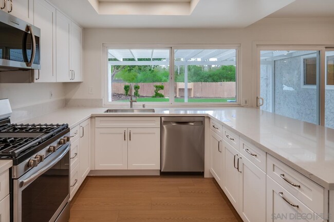 Building Photo - 12319 Hill Country Dr