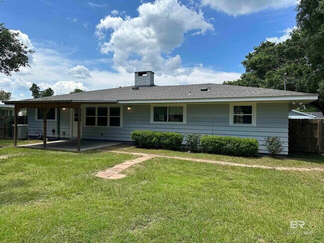 Building Photo - 311 W Marigold Ave