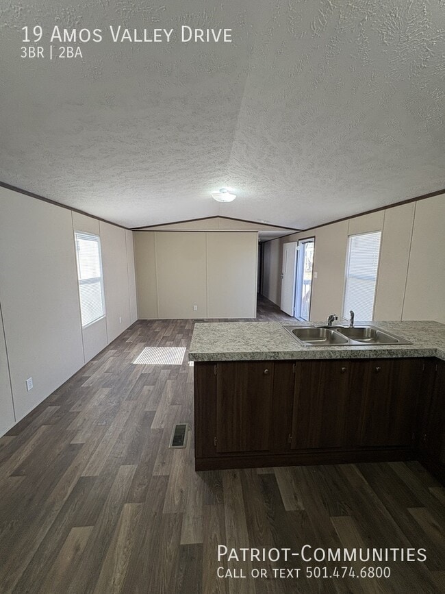 Building Photo - 19 Amos Valley Dr