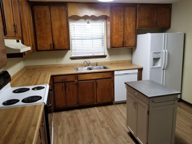 Building Photo - 754 Silver Maple Dr