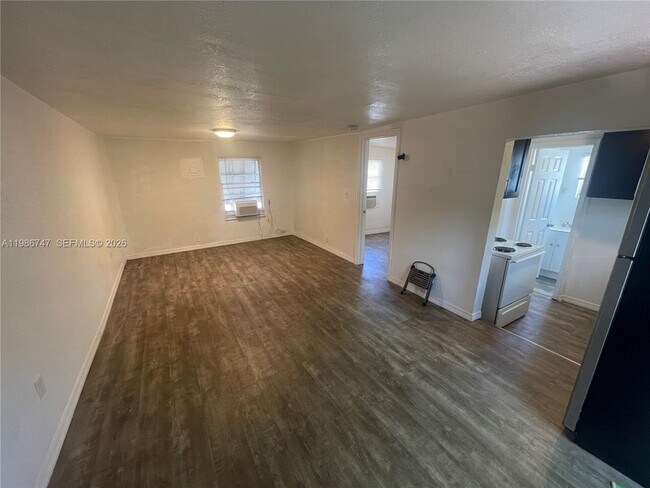 Building Photo - 5738 Garfield St