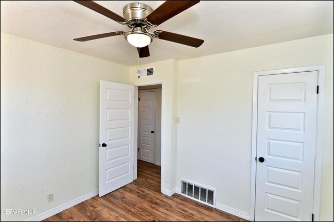 Building Photo - 10324 Newport Dr