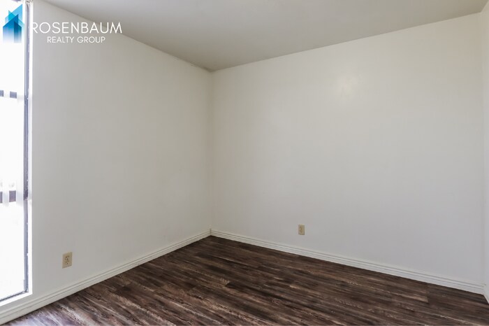 Building Photo - 770 N Dodge Blvd