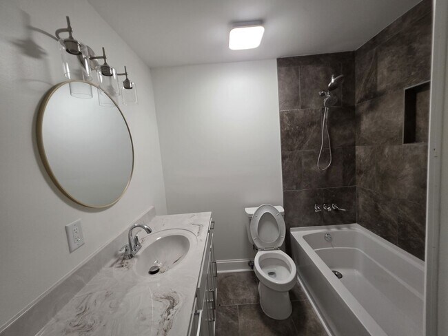 Building Photo - Renovated 3-Bed/2-Bath Home with Carport & Fenced Yard – Near Fort Campbell!