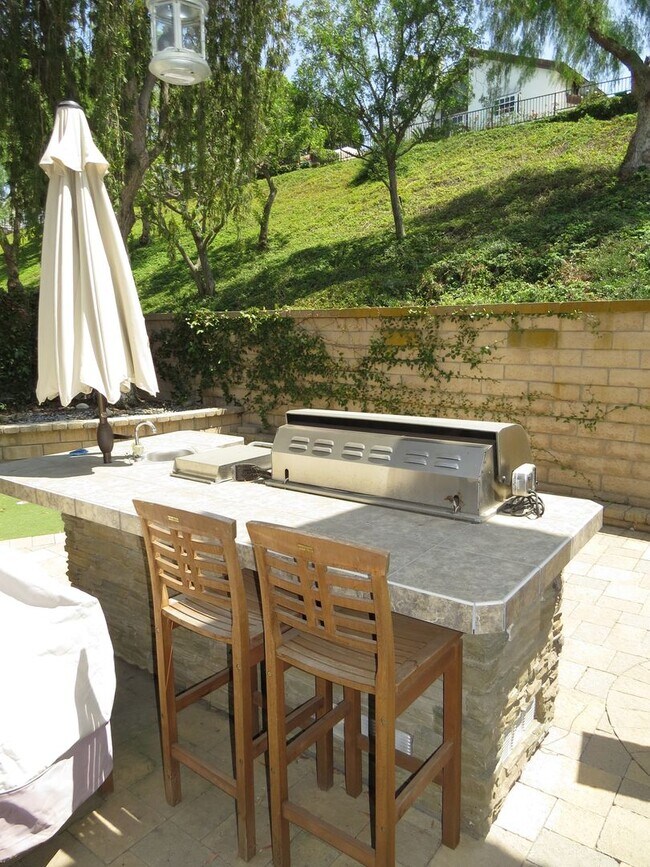 Building Photo - 27165 Pinario