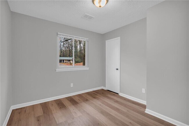 Building Photo - 3368 Lincolndale Ct