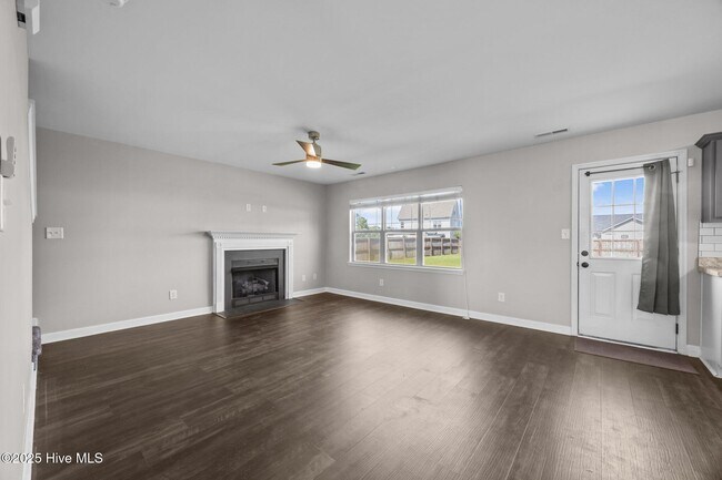 Building Photo - 100 Shallow Ct