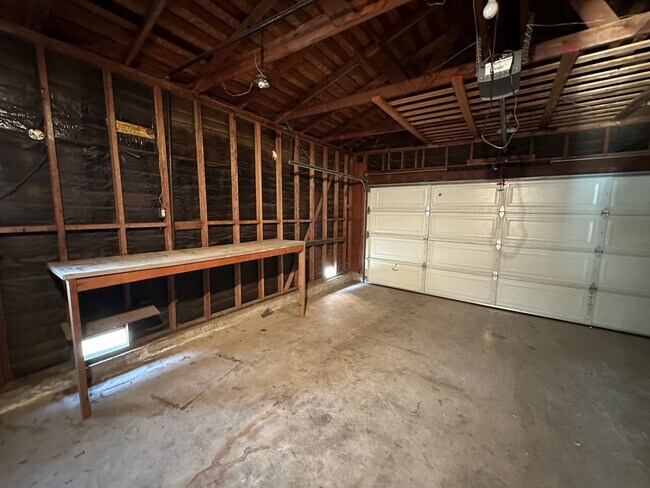 Building Photo - 1424 Kent Way