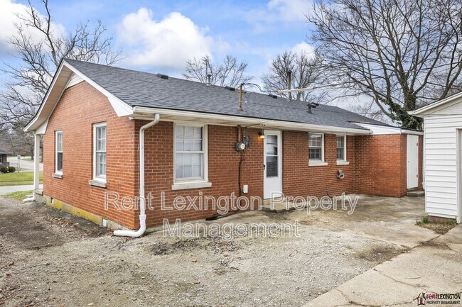 Building Photo - 203 Loch Lomond Dr