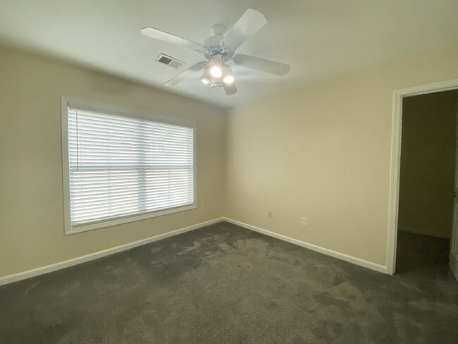 Building Photo - Charming Four-Bedroom Home in Bluffton with 3 Full Baths & Garage!