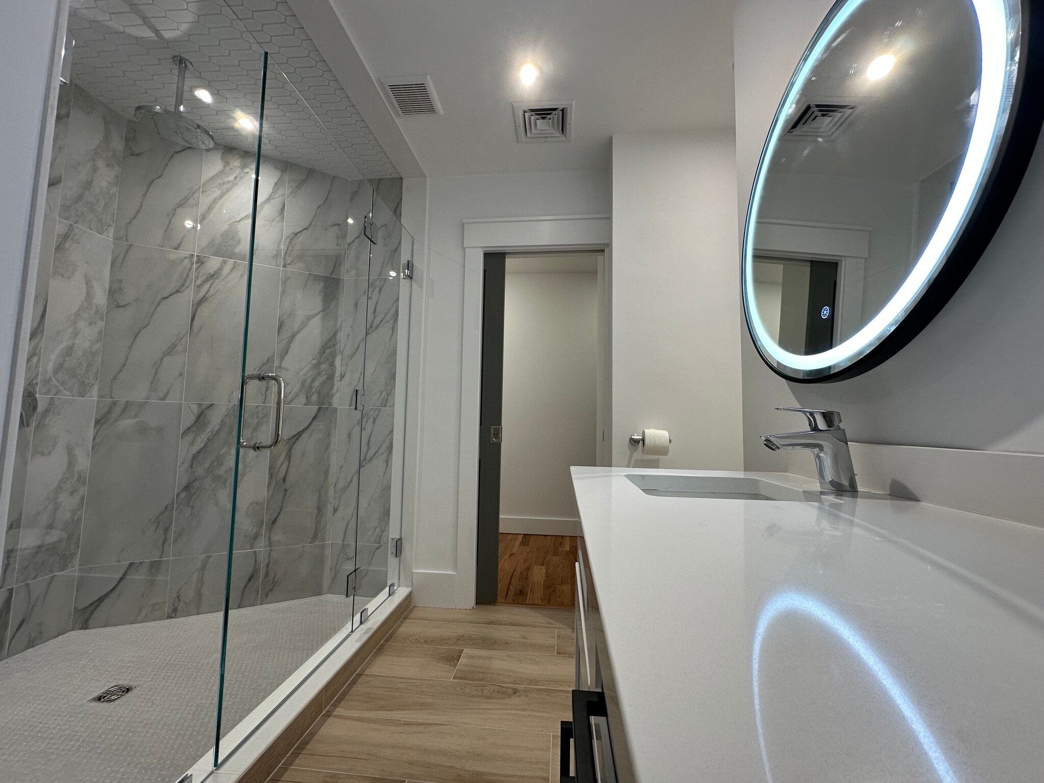 Building Photo - 452 Centre St