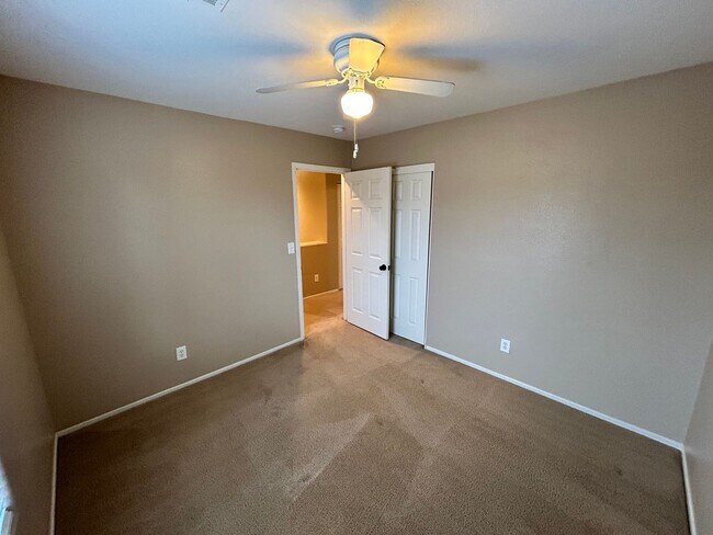 Building Photo - Charming 3 Bed/3Bath/1Car 2-Story Home nestled in this comfortable northwest community in Walnut ...