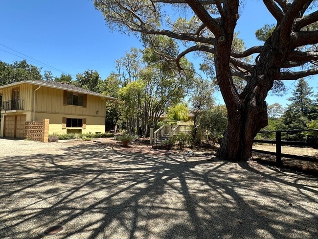 Building Photo - 25228 La Loma Dr