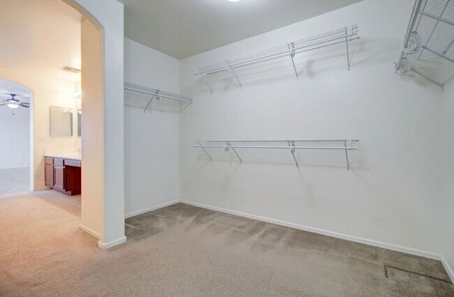 Building Photo - 5659 S 239th Dr