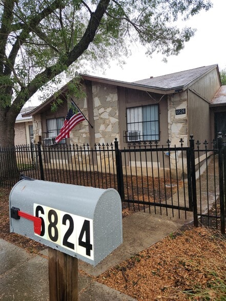 6824 Oldham Dr. - 6824 Oldham