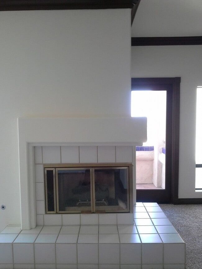 Building Photo - Terrific 1Br/1.5Ba Condo in Gated Masters Hill W/ Golf Course Views