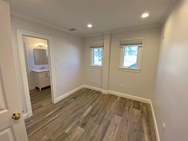 Building Photo - 7 Country Ridge Dr