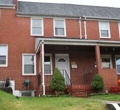 Building Photo - Newly Renovated 2-Bedroom Townhome in Baltimore