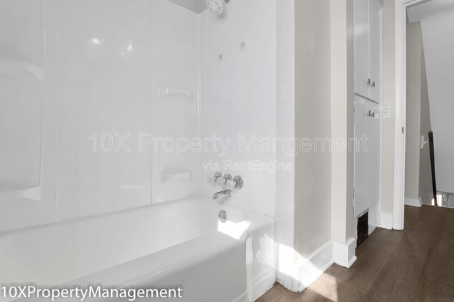 Building Photo - 3257 Cleveland Ave