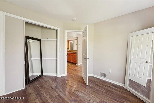 Building Photo - 140 Northrup Dr