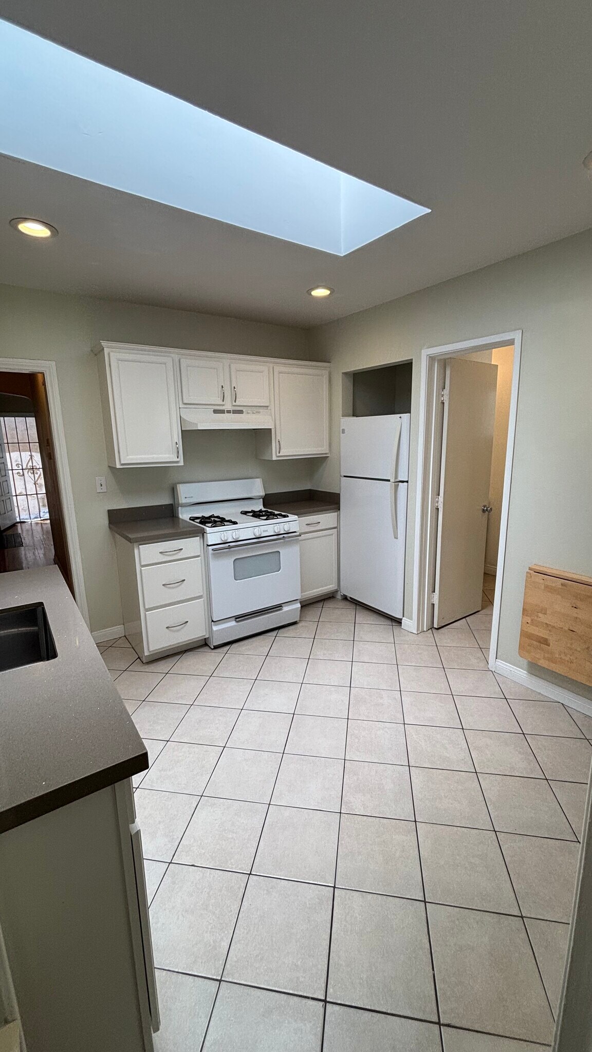 Kitchen - 3949 1/2 32nd St