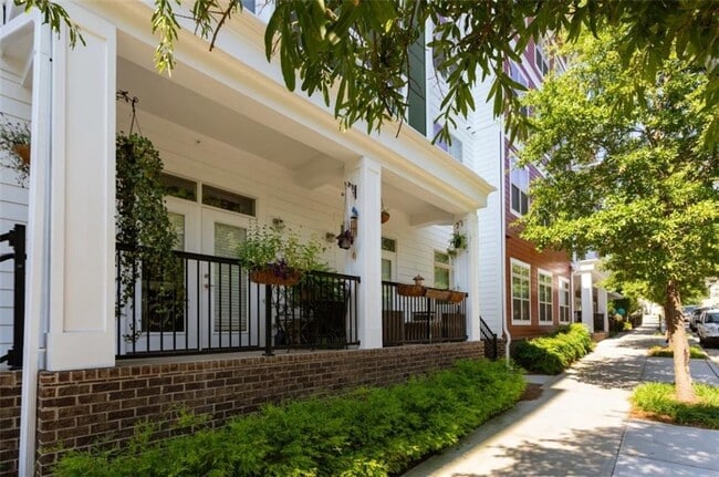 Building Photo - 306 Ardmore Cir NW