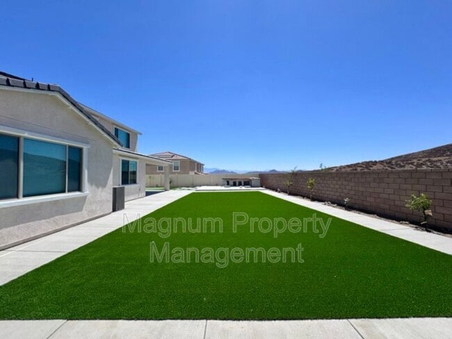 Building Photo - 25061 River Peak Dr