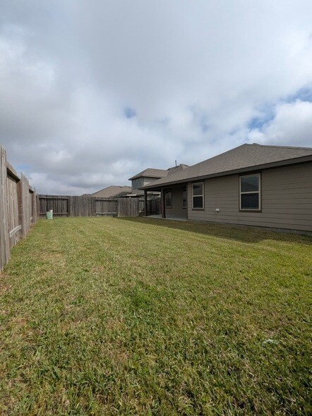 Building Photo - 3518 Windham Way