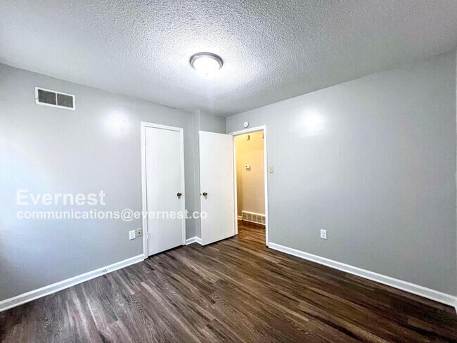 Building Photo - 5728 Choctaw Dr