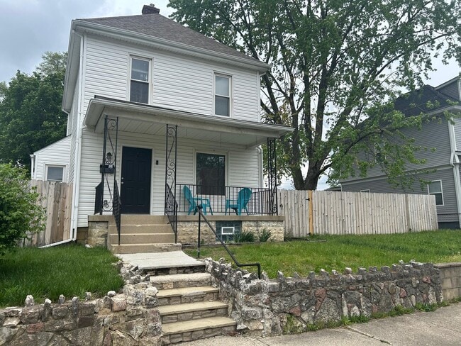 Primary Photo - 770 Stewart Ave