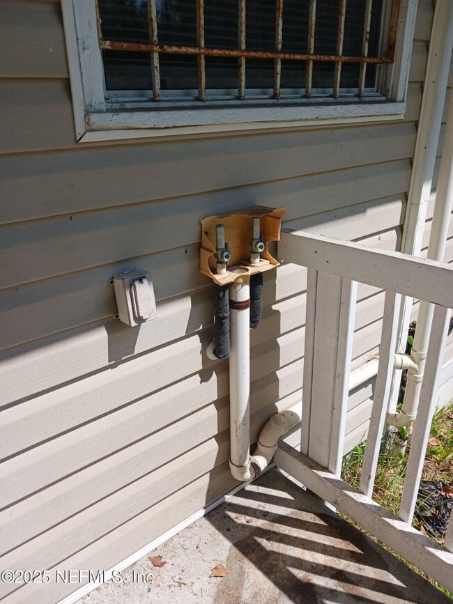 Building Photo - 2102 Brooklyn Rd