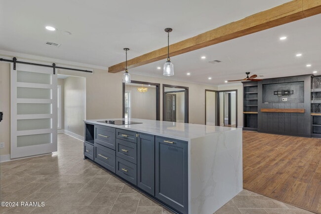 Building Photo - 300 Robert Lee Cir