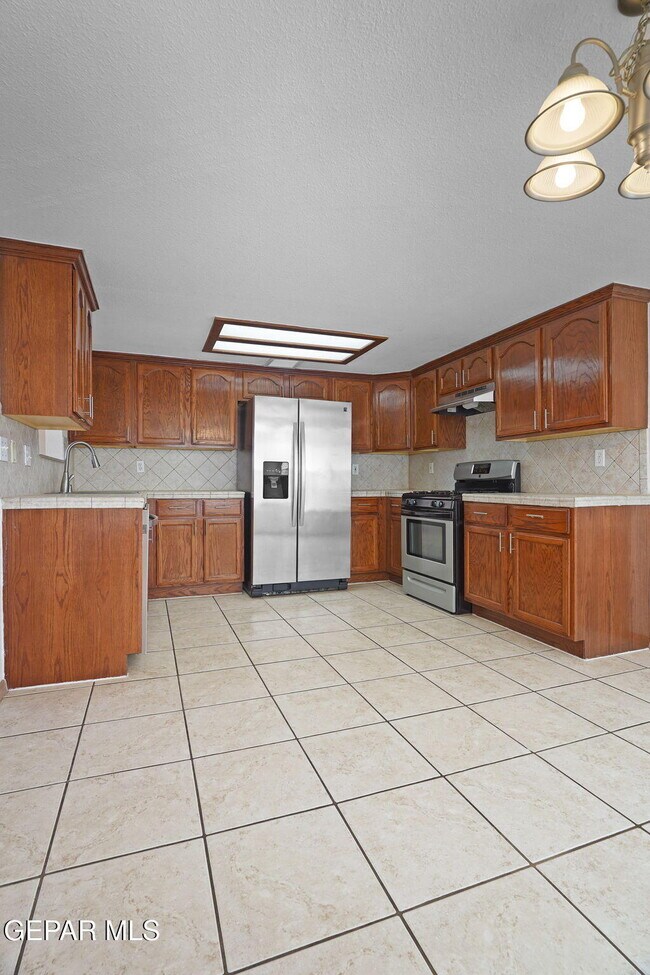 Building Photo - 12705 Tierra Flores Dr